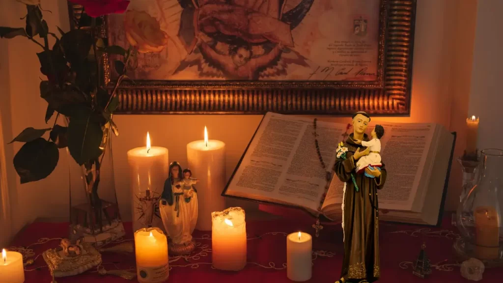 Decoração para altar de Santo Antônio vira símbolo de fé e arte