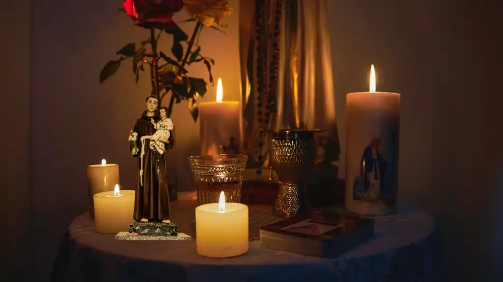 Decoração para altar de Santo Antônio vira símbolo de fé e arte