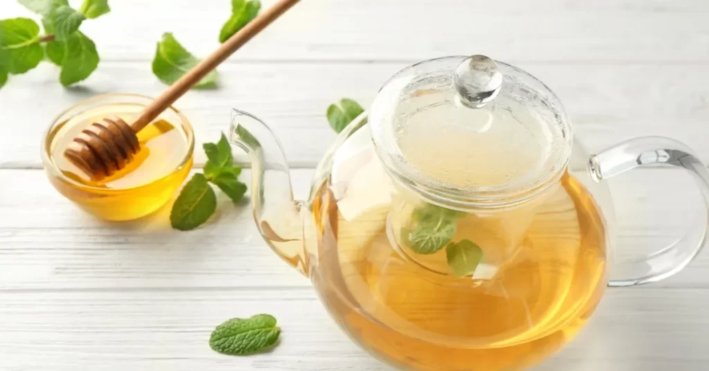 Hortelã, Mel e Limão: Receita Simples Ganha Força como Elixir Natural