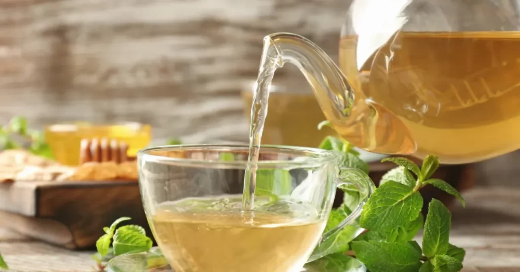 Hortelã, Mel e Limão: Receita Simples Ganha Força como Elixir Natural
